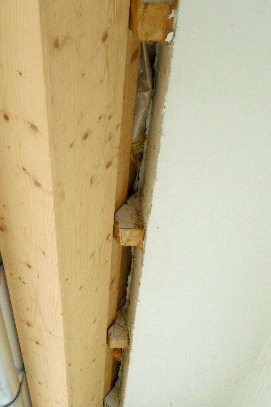 BAU.DE / BAU-Forum: 2. Bild zu Antwort "Aufsparrend&auml;mmung: Fotos der Ausf&uuml;hrung von au&szlig;en" auf die Frage "Aufsparrend&auml;mmung: Luftdichtheitsprobleme ohne WDVS? Ursachen, L&ouml;sungen & Blower-Door-Test" im BAU-Forum "Dach"