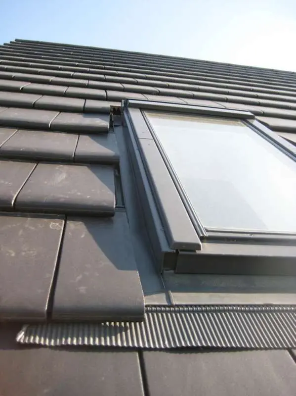 BAU.DE / BAU-Forum: 5. Bild zu Frage "BMI Braas Turmalin Dachziegel: Probleme mit Flügeligkeit, Fugenmaß & Mängel bei der Abnahme?" im BAU-Forum "Dach" BAU.DE / BAU-Forum: 5. Bild zu Frage "BMI Braas Turmalin Dachziegel: Probleme mit Flügeligkeit, Fugenmaß & Mängel bei der Abnahme?" im BAU-Forum "Dach"