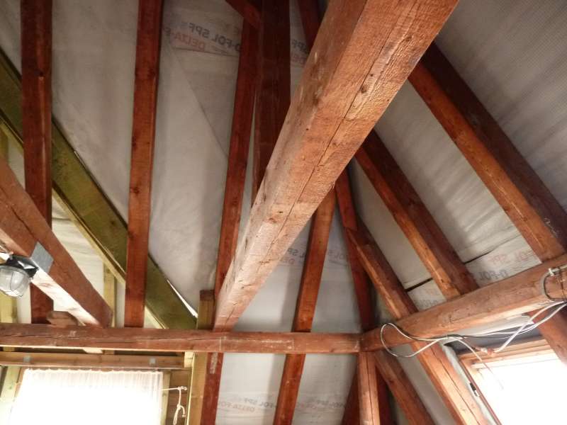 BAU.DE / BAU-Forum: 5. Bild zu Frage "UV-geschädigte Unterspannbahn reparieren: Ursachen, Risiken & Sanierungskosten?" im BAU-Forum "Dach" BAU.DE / BAU-Forum: 5. Bild zu Frage "UV-geschädigte Unterspannbahn reparieren: Ursachen, Risiken & Sanierungskosten?" im BAU-Forum "Dach"