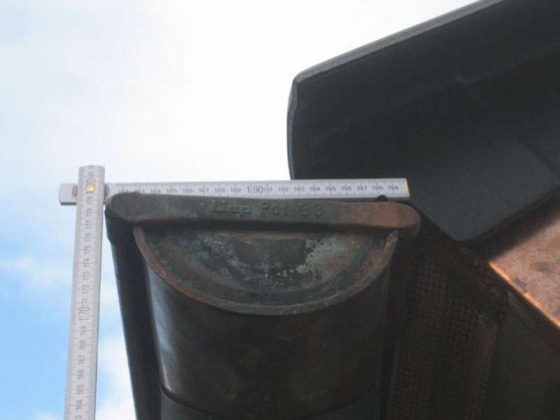 BAU.DE / BAU-Forum: 1. Bild zu Antwort "Traufe: Foto zur Ziegel&uuml;berdeckung der Dachrinne" auf die Frage "Traufkamm notwendig? Vorschriften, Alternativen & Schutz vor Eindringlingen" im BAU-Forum "Dach"