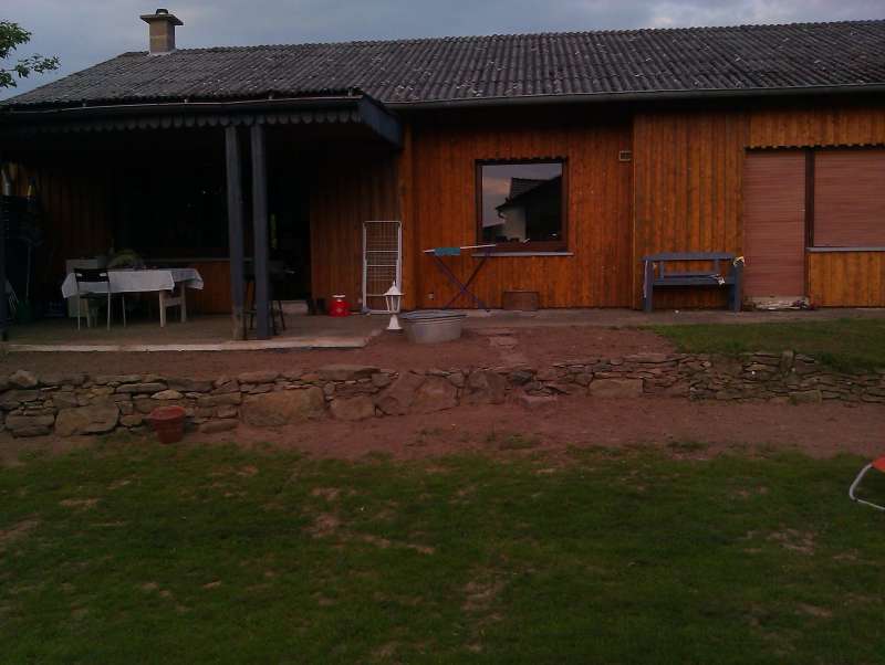 BAU.DE / BAU-Forum: 1. Bild zu Frage "Wellplatten identifizieren: Asbestgefahr, Baujahr 1964 Kreis Lippe - Was sind das f&uuml;r Platten?" im BAU-Forum "Dach"