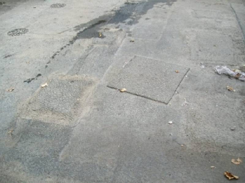 BAU.DE / BAU-Forum: 5. Bild zu Antwort "Flachdachsanierung: Garagendach-Fotos zur Beurteilung" auf die Frage "Flachdachsanierung Garage: Kosten, Bitumen vs. Alternativen, Abdichtung & Gef&auml;lle" im BAU-Forum "Dach"