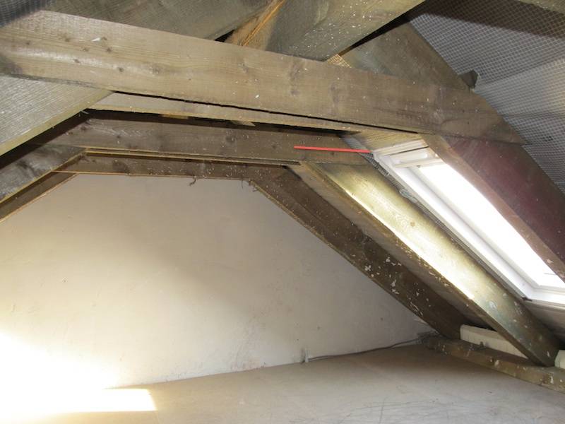 BAU.DE / BAU-Forum: 1. Bild zu Frage "Hahnenbalken austauschen: Kosten, Notwendigkeit & Risiken der Sanierung?" im BAU-Forum "Dach"