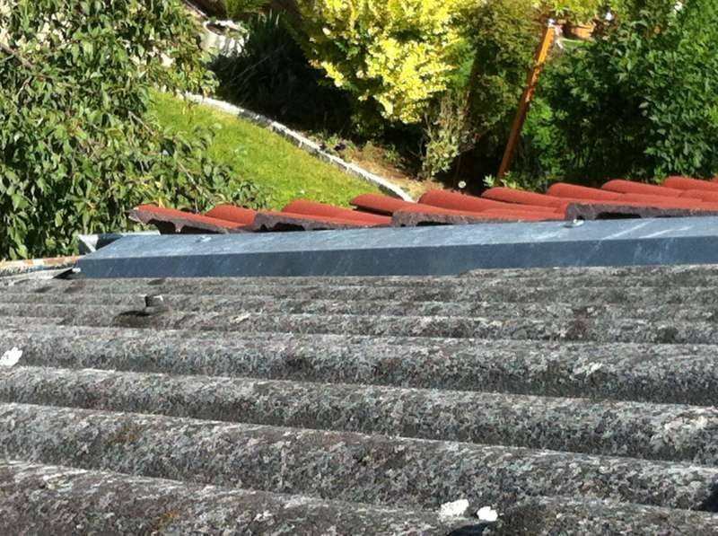 BAU.DE / BAU-Forum: 2. Bild zu Frage "Undichter Dachabschluss nach Neueindeckung: Ursachen, Risiken & Sofortmaßnahmen?" im BAU-Forum "Dach" BAU.DE / BAU-Forum: 2. Bild zu Frage "Undichter Dachabschluss nach Neueindeckung: Ursachen, Risiken & Sofortmaßnahmen?" im BAU-Forum "Dach"