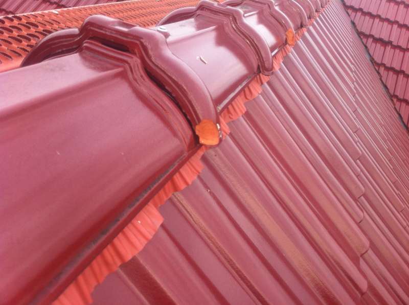 BAU.DE / BAU-Forum: 1. Bild zu Frage "Dachziegel M&auml;ngel: "Ziegelregen" &ndash; Ursachen, Rechte & Schadensersatzanspr&uuml;che?" im BAU-Forum "Dach"