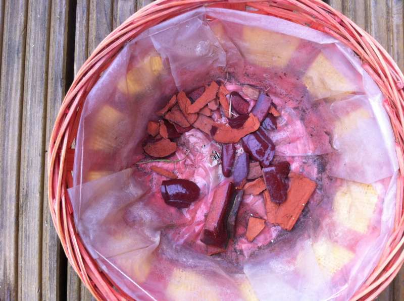 BAU.DE / BAU-Forum: 1. Bild zu Antwort "Ziegelregen-Beweis: Fotos von Dachziegel-Sch&auml;den!" auf die Frage "Dachziegel M&auml;ngel: "Ziegelregen" &ndash; Ursachen, Rechte & Schadensersatzanspr&uuml;che?" im BAU-Forum "Dach"