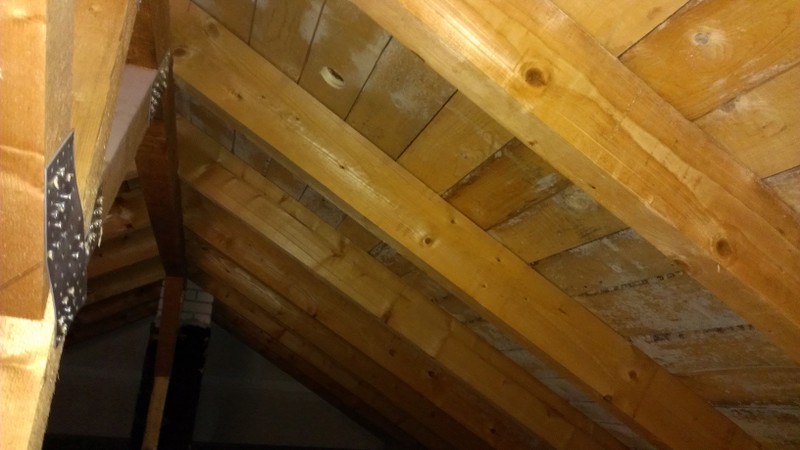 BAU.DE / BAU-Forum: 1. Bild zu Antwort "Velux Wassereintritt: Dachneigung, Eindeckung & Unterkonstruktion" auf die Frage "Velux Dachfenster: Wassereintritt bei K&auml;lte &ndash; Ursachen, Kondensat & L&ouml;sungen?" im BAU-Forum "Dach"