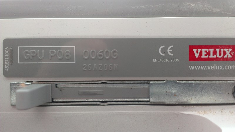 BAU.DE / BAU-Forum: 3. Bild zu Antwort "Velux Wassereintritt: Dachneigung, Eindeckung & Unterkonstruktion" auf die Frage "Velux Dachfenster: Wassereintritt bei K&auml;lte &ndash; Ursachen, Kondensat & L&ouml;sungen?" im BAU-Forum "Dach"