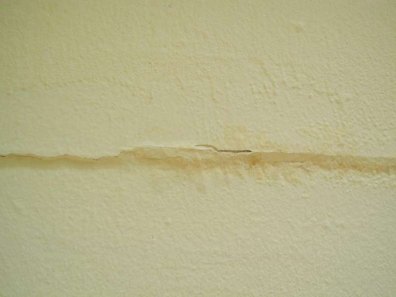 BAU.DE / BAU-Forum: 4. Bild zu Frage "Wassereintritt Fensterlaibung nach Regen: Ursache, D&auml;mmungssch&auml;den & Sanierung?" im BAU-Forum "Dach"