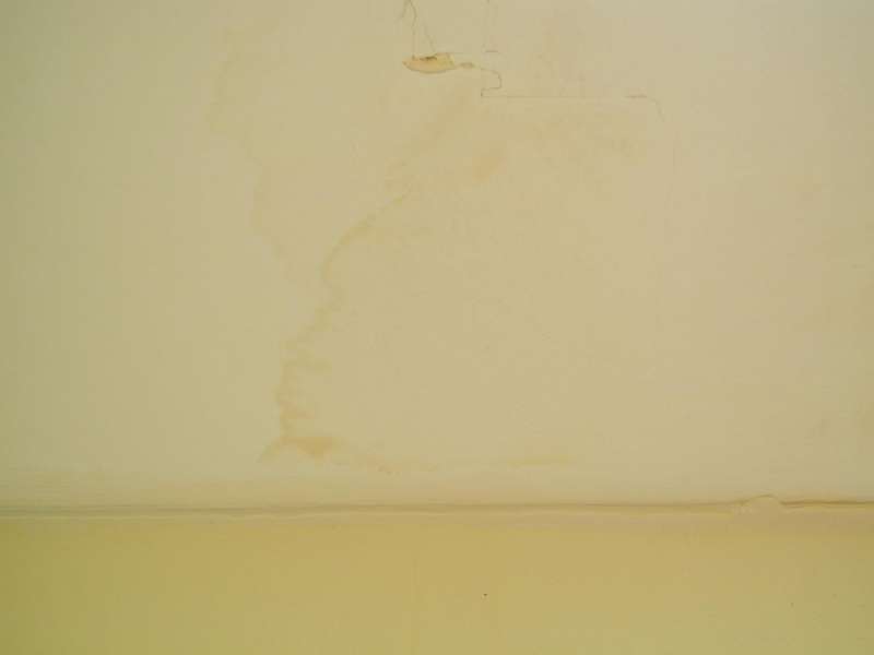 BAU.DE / BAU-Forum: 5. Bild zu Frage "Wassereintritt Fensterlaibung nach Regen: Ursache, D&auml;mmungssch&auml;den & Sanierung?" im BAU-Forum "Dach"