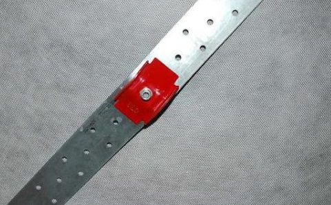 BAU.DE / BAU-Forum: 1. Bild zu Frage "Windrispenbandspanner: Funktion, Montage & Unterschiede zu anderen Verbindungsmitteln?" im BAU-Forum "Dach"