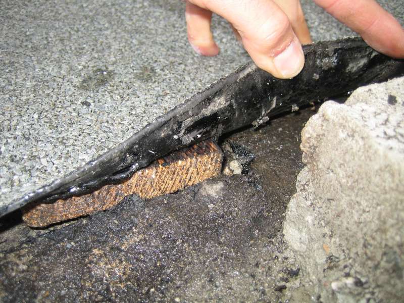 BAU.DE / BAU-Forum: 2. Bild zu Frage "Dachabdichtung Terrasse: Umkehrdach Aufbau, Ausführung & typische Fehlerquellen?" im BAU-Forum "Dach" BAU.DE / BAU-Forum: 2. Bild zu Frage "Dachabdichtung Terrasse: Umkehrdach Aufbau, Ausführung & typische Fehlerquellen?" im BAU-Forum "Dach"