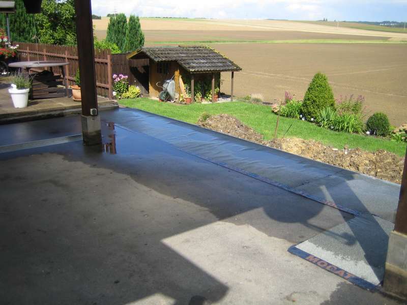 BAU.DE / BAU-Forum: 3. Bild zu Frage "Dachabdichtung Terrasse: Umkehrdach Aufbau, Ausführung & typische Fehlerquellen?" im BAU-Forum "Dach" BAU.DE / BAU-Forum: 3. Bild zu Frage "Dachabdichtung Terrasse: Umkehrdach Aufbau, Ausführung & typische Fehlerquellen?" im BAU-Forum "Dach"