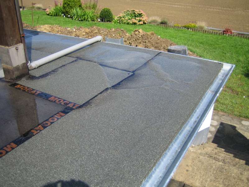 BAU.DE / BAU-Forum: 4. Bild zu Frage "Dachabdichtung Terrasse: Umkehrdach Aufbau, Ausführung & typische Fehlerquellen?" im BAU-Forum "Dach" BAU.DE / BAU-Forum: 4. Bild zu Frage "Dachabdichtung Terrasse: Umkehrdach Aufbau, Ausführung & typische Fehlerquellen?" im BAU-Forum "Dach"