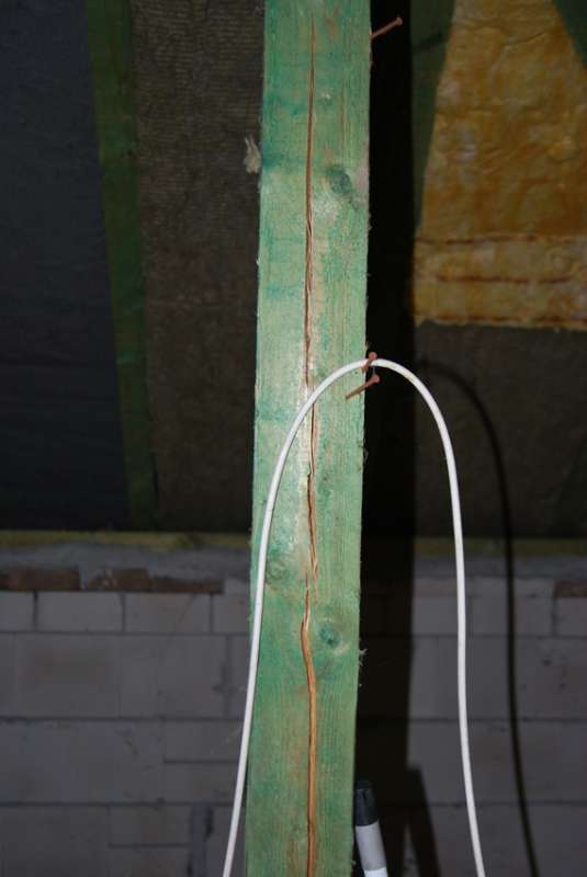 BAU.DE / BAU-Forum: 5. Bild zu Frage "Dachpfette gerissen: Ursachen, Risiken & Sofortma&szlig;nahmen zur Schadensbegrenzung?" im BAU-Forum "Dach"