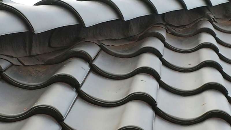 BAU.DE / BAU-Forum: 1. Bild zu Antwort "Walmdach: Gratziegel-&Uuml;berlappung &ndash; Optik vs. Haltbarkeit" auf die Frage "Walmdach Grat und Kehle: Ausf&uuml;hrung, Abdichtung & Ziegel-&Uuml;berlappung pr&uuml;fen!" im BAU-Forum "Dach"