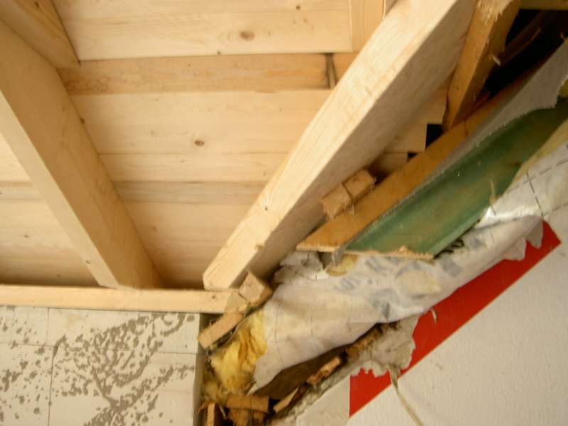 BAU.DE / BAU-Forum: 2. Bild zu Antwort "So hier 2 Fotos" auf die Frage "Fu&szlig;pfette zum Ringanker abdichten: Methoden, Materialien & Kosten f&uuml;r dauerhaften Schutz?" im BAU-Forum "Dach"