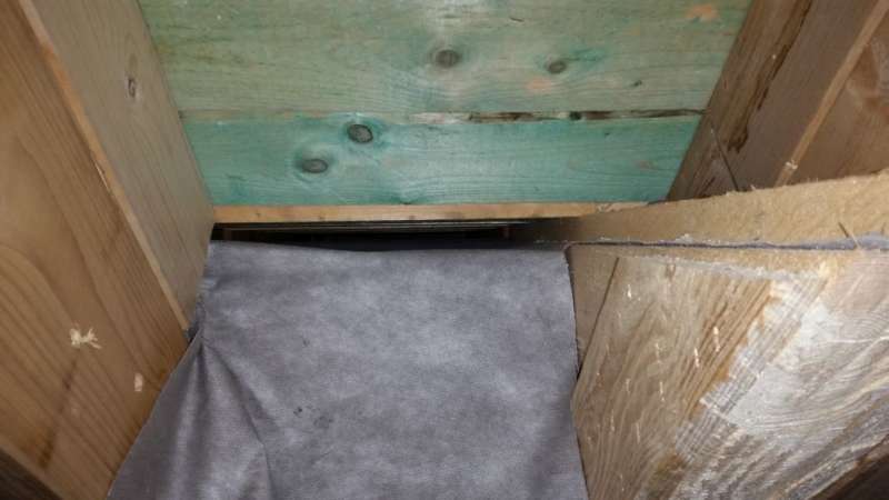 BAU.DE / BAU-Forum: 2. Bild zu Frage "USB Dachgaube/Flachdachgaube: Fehlerhafte Ausf&uuml;hrung? Rat zu Unterspannbahn, D&auml;mmung & Tauwasser" im BAU-Forum "Dach"