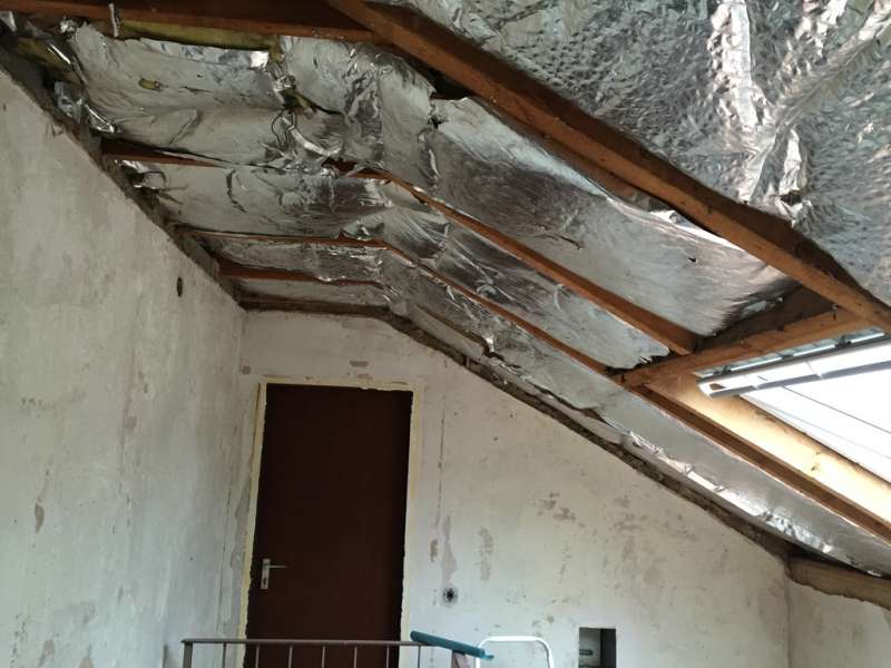 BAU.DE / BAU-Forum: 1. Bild zu Frage "Dachausbau Modernisierung: Probleme mit D&auml;mmung, Feuchtigkeit & Kosten in Kaiserslautern?" im BAU-Forum "Dach"