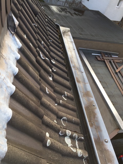 BAU.DE / BAU-Forum: 5. Bild zu Frage "Dachtraufe abdichten: Anleitung, Materialien & Kosten f&uuml;r optimalen Schutz?" im BAU-Forum "Dach"