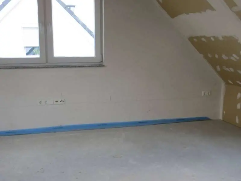 BAU.DE / BAU-Forum: 2. Bild zu Frage "Windrispenband fehlt/locker: Gefahr für Dachstuhl? Kosten für Reparatur/Spannung?" im BAU-Forum "Dach" BAU.DE / BAU-Forum: 2. Bild zu Frage "Windrispenband fehlt/locker: Gefahr für Dachstuhl? Kosten für Reparatur/Spannung?" im BAU-Forum "Dach"