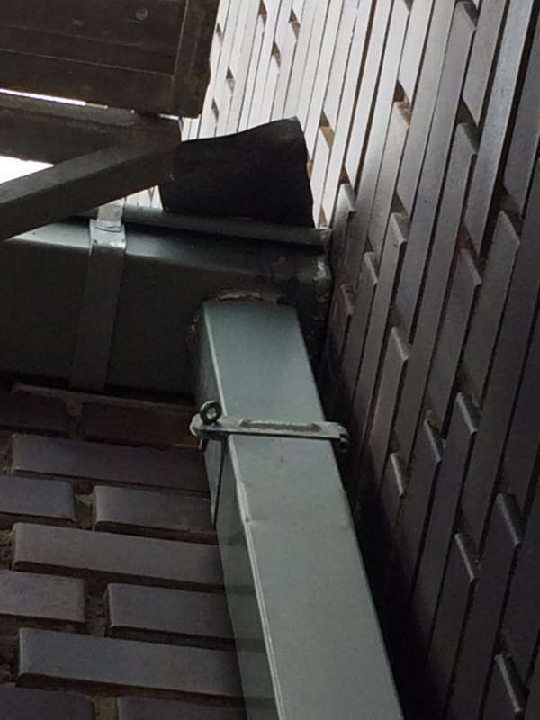 BAU.DE / BAU-Forum: 3. Bild zu Frage "Zinkverkleidung Dach: Dellen/Beulen nach Montage – Ursachen, Korrektur & Kosten?" im BAU-Forum "Dach" BAU.DE / BAU-Forum: 3. Bild zu Frage "Zinkverkleidung Dach: Dellen/Beulen nach Montage – Ursachen, Korrektur & Kosten?" im BAU-Forum "Dach"