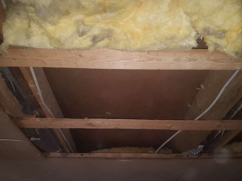 BAU.DE / BAU-Forum: 1. Bild zu Frage "Habe ich ein belüftetes Dach?" im BAU-Forum "Dach" BAU.DE / BAU-Forum: 1. Bild zu Frage "Habe ich ein belüftetes Dach?" im BAU-Forum "Dach"