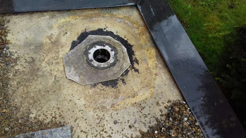 BAU.DE / BAU-Forum: 1. Bild zu Frage "Wasserabfluss durch WU-Betondach ist undicht" im BAU-Forum "Dach" BAU.DE / BAU-Forum: 1. Bild zu Frage "Wasserabfluss durch WU-Betondach ist undicht" im BAU-Forum "Dach"