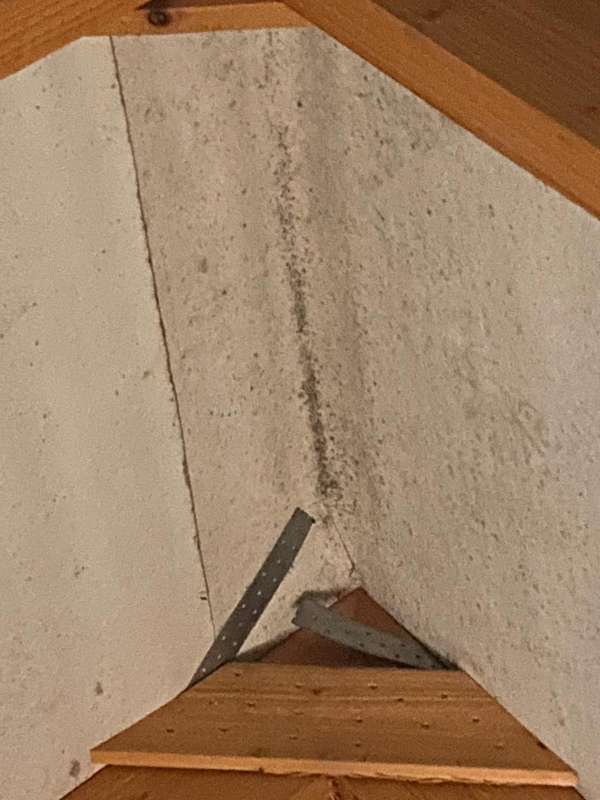 BAU.DE / BAU-Forum: 1. Bild zu Frage "Flecken Dachboden" im BAU-Forum "Dach" BAU.DE / BAU-Forum: 1. Bild zu Frage "Flecken Dachboden" im BAU-Forum "Dach"