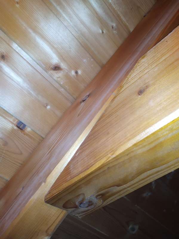 BAU.DE / BAU-Forum: 2. Bild zu Frage "Holzbalken liegen schief" im BAU-Forum "Dach" BAU.DE / BAU-Forum: 2. Bild zu Frage "Holzbalken liegen schief" im BAU-Forum "Dach"