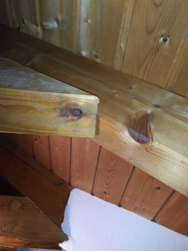 BAU.DE / BAU-Forum: 3. Bild zu Frage "Holzbalken liegen schief" im BAU-Forum "Dach" BAU.DE / BAU-Forum: 3. Bild zu Frage "Holzbalken liegen schief" im BAU-Forum "Dach"