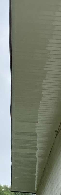 BAU.DE / BAU-Forum: 2. Bild zu Frage "Dachpappe Risse, &Uuml;berst&auml;nde wellig" im BAU-Forum "Dach"