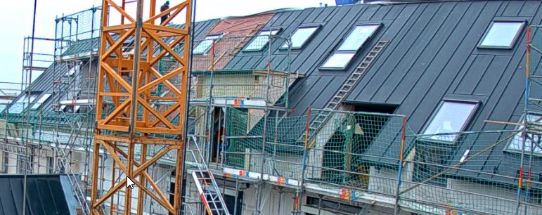 BAU.DE / BAU-Forum: 1. Bild zu Antwort "Dach" auf die Frage "Sandwichdach mit Wellen: Ursachen, Mangel oder Stand der Technik? Kostenlose Pr&uuml;fung!" im BAU-Forum "Dach"