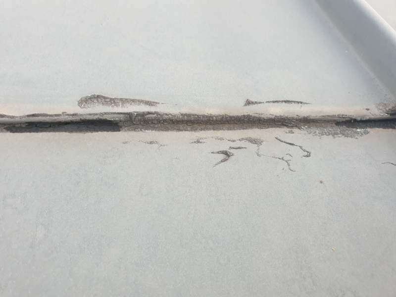 BAU.DE / BAU-Forum: 2. Bild zu Frage "Hilfe &nbsp;-&nbsp; M&auml;ngel am Pultdach &nbsp;-&nbsp; Regenwasser l&auml;uft rein" im BAU-Forum "Dach"