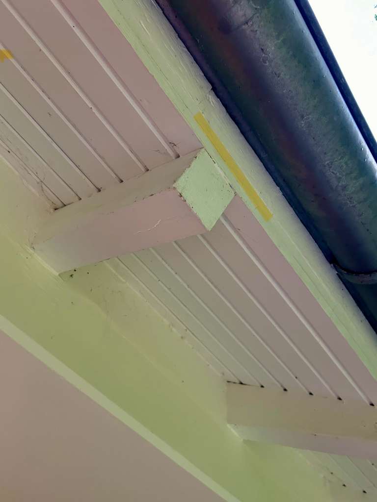 BAU.DE / BAU-Forum: 1. Bild zu Frage "Tropfen aus Unterschlag" im BAU-Forum "Dach" BAU.DE / BAU-Forum: 1. Bild zu Frage "Tropfen aus Unterschlag" im BAU-Forum "Dach"