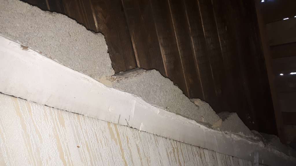 BAU.DE / BAU-Forum: 3. Bild zu Frage "Anbringung Dampfbremse an Gaube" im BAU-Forum "Dach" BAU.DE / BAU-Forum: 3. Bild zu Frage "Anbringung Dampfbremse an Gaube" im BAU-Forum "Dach"