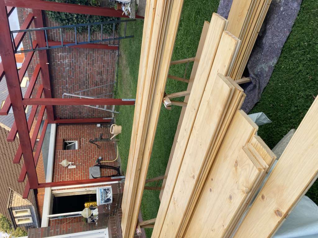 BAU-Forumsbeitrag: Terrassendach mit Bitumenbahnen: Konstruktion und Abdichtung zur Wand