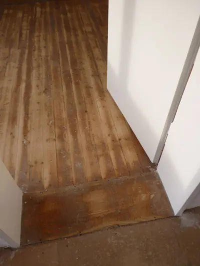 BAU.DE / BAU-Forum: 2. Bild zu Frage "Dielenboden behandeln: &Ouml;len, Wachsen oder Lackieren? Tipps f&uuml;r Reinigung & Pflege" im BAU-Forum "Estrich und Bodenbel&auml;ge"