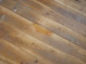 BAU.DE / BAU-Forum: 3. Bild zu Frage "Dielenboden behandeln: &Ouml;len, Wachsen oder Lackieren? Tipps f&uuml;r Reinigung & Pflege" im BAU-Forum "Estrich und Bodenbel&auml;ge"