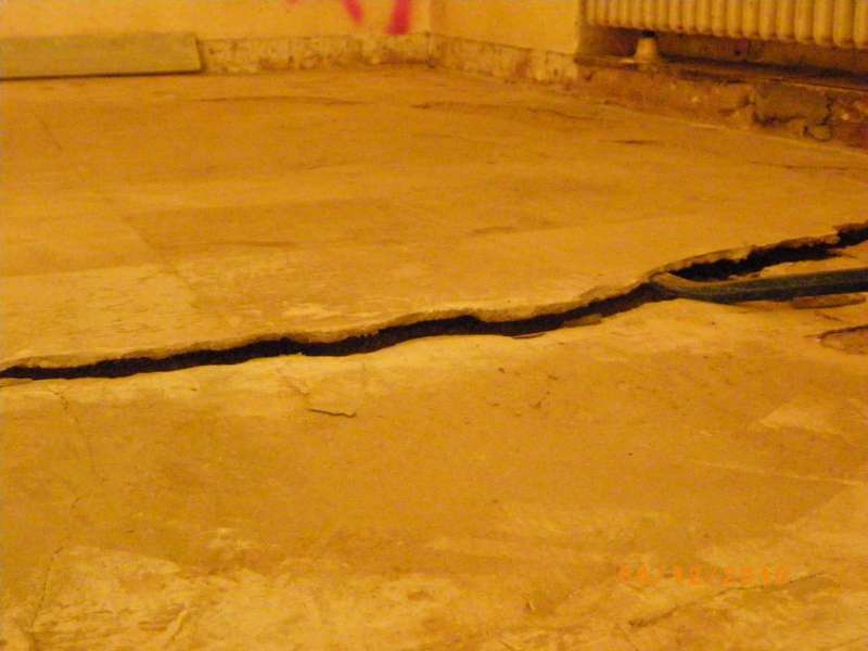 BAU.DE / BAU-Forum: 1. Bild zu Frage "Ausgleichsmasse auf Ausgleichsmasse?" im BAU-Forum "Estrich und Bodenbel&auml;ge"