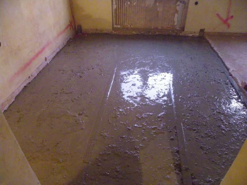 BAU.DE / BAU-Forum: 3. Bild zu Frage "Ausgleichsmasse auf Ausgleichsmasse?" im BAU-Forum "Estrich und Bodenbel&auml;ge"