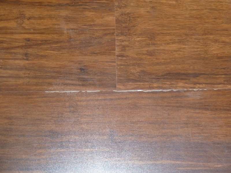 BAU.DE / BAU-Forum: 1. Bild zu Frage "Lackabl&ouml;sungen (Wei&szlig;bruch) bei Fertigparkett Bambus Strand Woven caramel" im BAU-Forum "Estrich und Bodenbel&auml;ge"