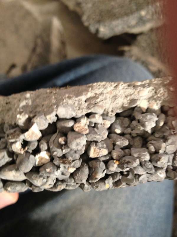 BAU.DE / BAU-Forum: 1. Bild zu Frage "Um welchen Aufbau handelt es sich hier" im BAU-Forum "Estrich und Bodenbel&auml;ge"