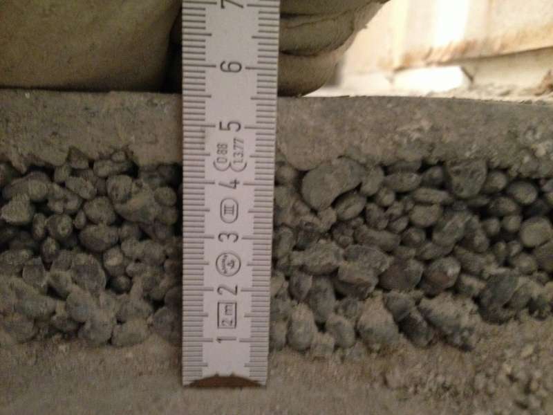 BAU.DE / BAU-Forum: 4. Bild zu Frage "Um welchen Aufbau handelt es sich hier" im BAU-Forum "Estrich und Bodenbel&auml;ge"