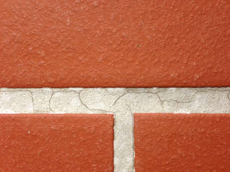 BAU.DE / BAU-Forum: 1. Bild zu Frage "Risse in Fliesenfugen" im BAU-Forum "Estrich und Bodenbel&auml;ge"