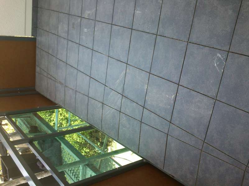 BAU.DE / BAU-Forum: 1. Bild zu Frage "In unserer Neubauwohnung muss demn&auml;chst der..." im BAU-Forum "Estrich und Bodenbel&auml;ge"