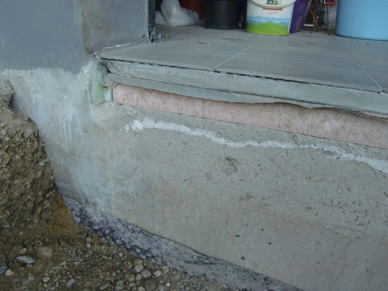 BAU.DE / BAU-Forum: 1. Bild zu Frage "Garageneinfahrt an Estrich anschlie&szlig;en: Risiken, Abdichtung & fachgerechte Ausf&uuml;hrung?" im BAU-Forum "Estrich und Bodenbel&auml;ge"