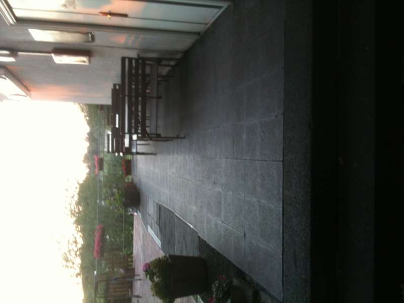 BAU.DE / BAU-Forum: 4. Bild zu Antwort "Guten Morgen, ich habe jetzt mal ein..." auf die Frage "Terrassensanierung: Abdichtung, Aufbauh&ouml;he & Kosten im Garagenbereich? Tipps & Erfahrungen" im BAU-Forum "Estrich und Bodenbel&auml;ge"