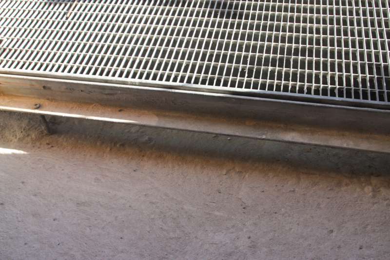 BAU.DE / BAU-Forum: 2. Bild zu Frage "Anschluss Estrich an Haust&uuml;r" im BAU-Forum "Estrich und Bodenbel&auml;ge"