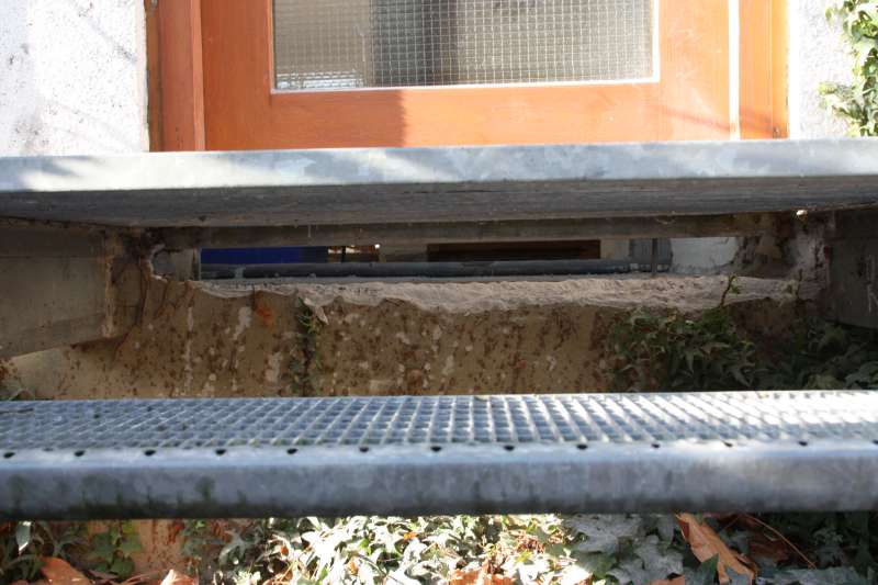 BAU.DE / BAU-Forum: 5. Bild zu Frage "Anschluss Estrich an Haust&uuml;r" im BAU-Forum "Estrich und Bodenbel&auml;ge"